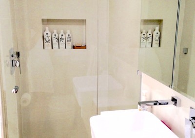 Ensuite Bathroom With Toilete and Shower